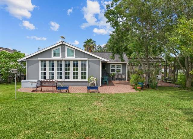 Property at 1013 7th St, San Leon, TX 77539, 1 bed, 1 bath