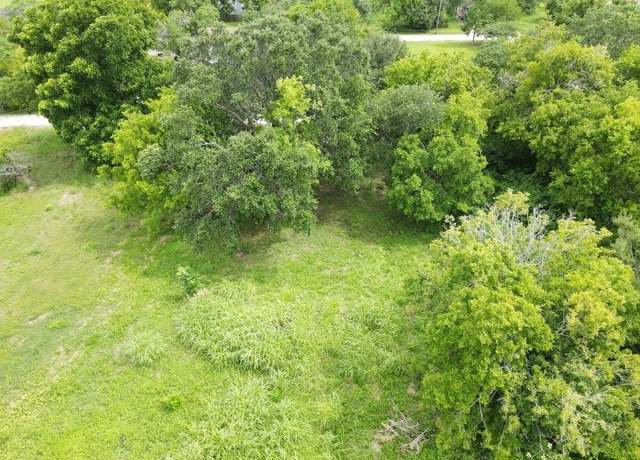 Property at 215 2nd Ave N, Texas City, TX 77590