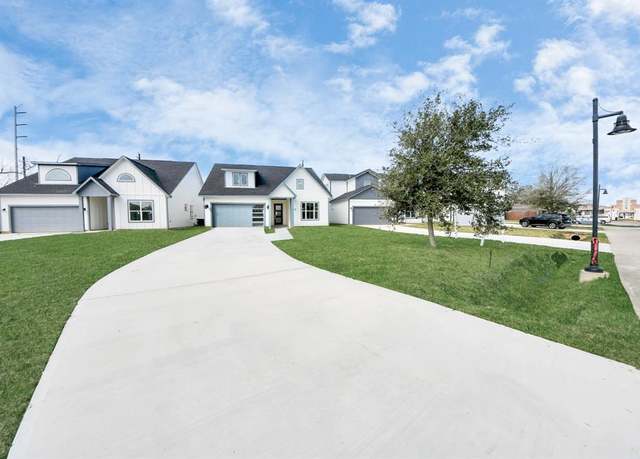 Property at 234 San Jacinto St, La Porte, TX 77571, 3 beds, 2.5 baths