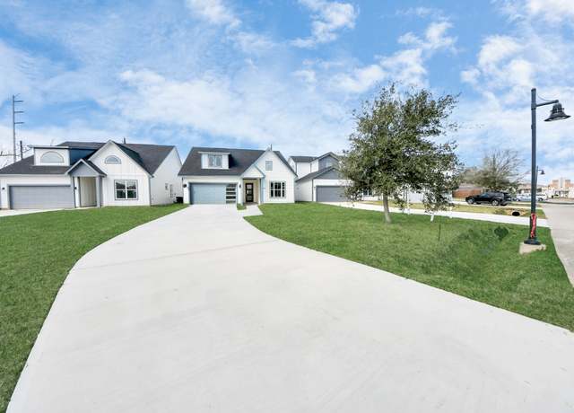 Property at 234 San Jacinto St, La Porte, TX 77571, 3 beds, 2.5 baths