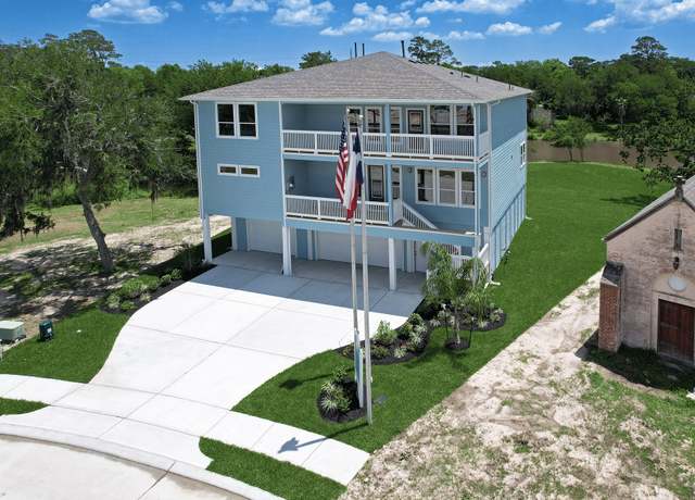 Property at 3921 Peacock Isle Dr, Dickinson, TX 77539, 5 beds, 3.5 baths