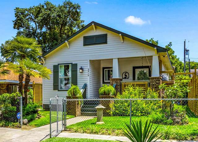 Property at 3915 Avenue M 1/2, Galveston, TX 77550, 3 beds, 3 baths