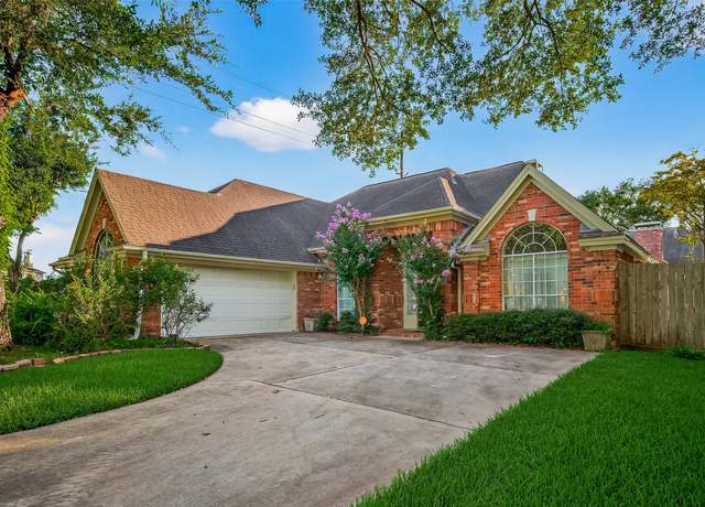 Property at 7014 Adobe Oaks Ct, Sugar Land, TX 77479, 4 beds, 2 baths