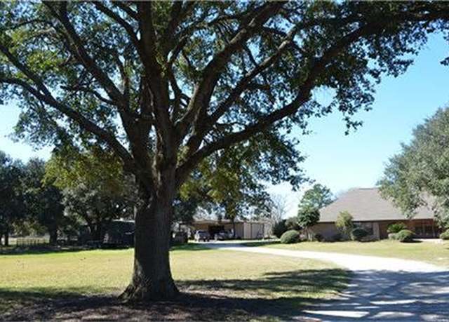 Property at 319 Wallace Rd, Hankamer, TX 77560, 2.5 baths