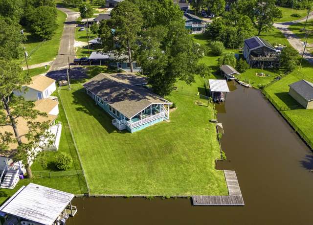 Property at 1575 Yaupon Cove Dr, Onalaska, TX 77360, 2 beds, 1.5 baths