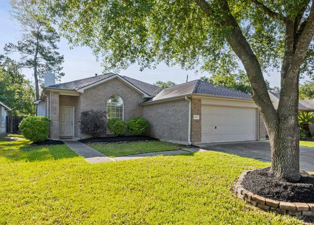 Property at 11911 Belle Ct, Pinehurst, TX 77362, 4 beds, 2 baths