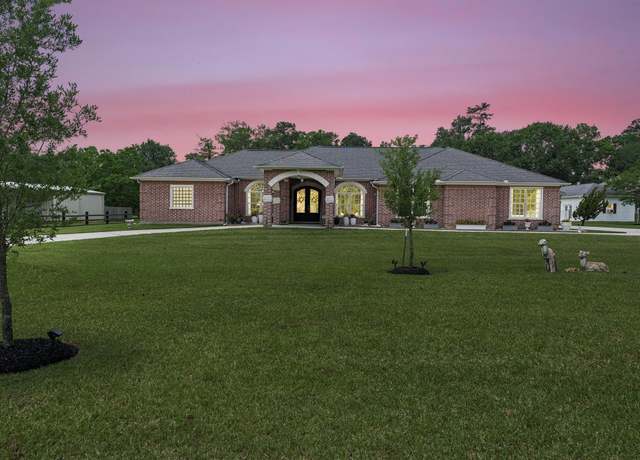 Property at 33519 Hillside Dr, Pinehurst, TX 77362, 4 beds, 5.5 baths