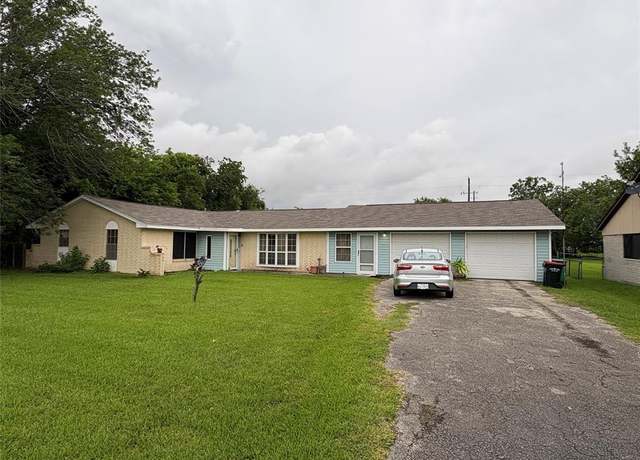 Property at 1531 Sterling Dr, Baytown, TX 77523, 3 beds, 2.5 baths