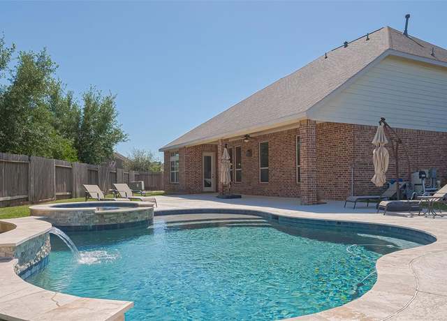 Property at 13207 Spurlin Meadow Dr, Tomball, TX 77377, 5 beds, 3.5 baths