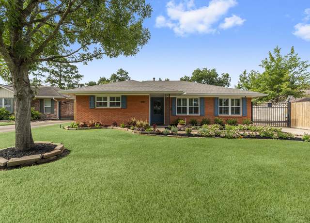 Property at 2119 Latexo Dr, Houston, TX 77018, 4 beds, 2 baths