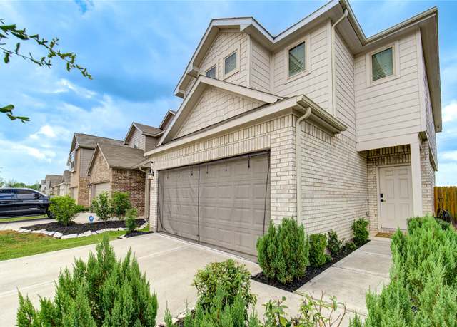 Property at 6522 Macroom Meadows Ln, Houston, TX 77048, 3 beds, 2.5 baths