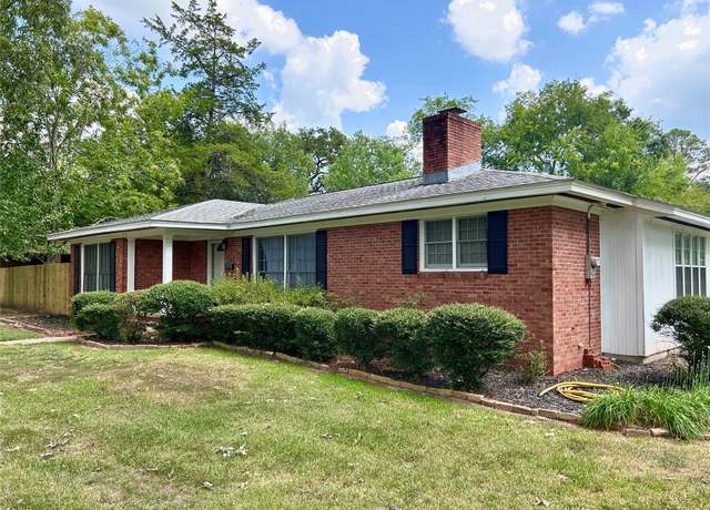 Property at 1025 Mcgregor Dr, Lufkin, TX 75904, 3 beds, 2 baths