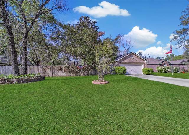 Property at 595 Mosswood Dr, Conroe, TX 77302, 3 beds, 2 baths