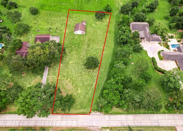 Property at 917 Falling Leaf Dr, Friendswood, TX 77546