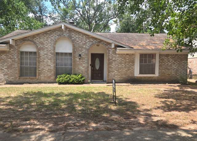 Property at 422 Skywood Dr, Houston, TX 77090, 3 beds, 2 baths
