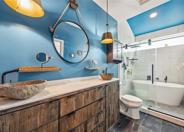 Property at 429 Meadow St, Houston, TX 77020, 2 beds, 2 baths