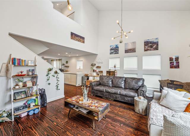 Property at 429 Meadow St, Houston, TX 77020, 2 beds, 2 baths