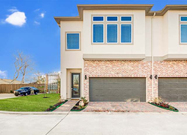 Property at 152 Knightsbridge Park Ln, Houston, TX 77018, 3 beds, 2.5 baths