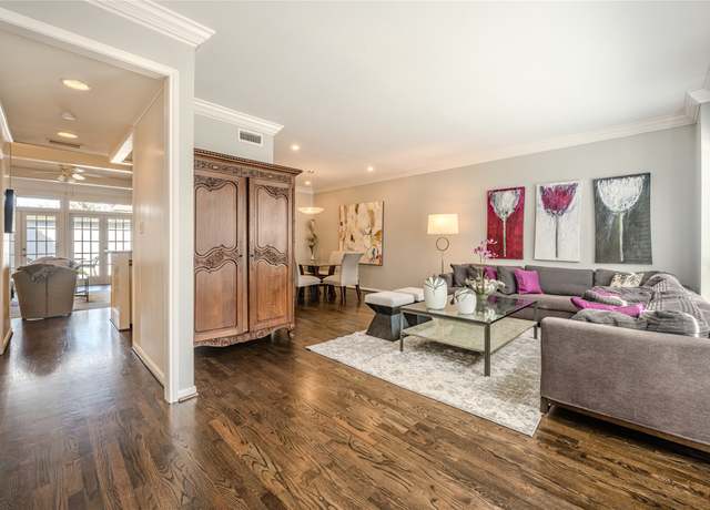 Property at 7526 Del Monte Dr, Houston, TX 77063, 3 beds, 2.5 baths