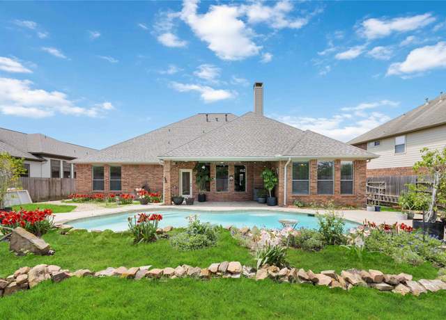 Property at 384 Dover Ln, League City, TX 77573, 3 beds, 2.5 baths
