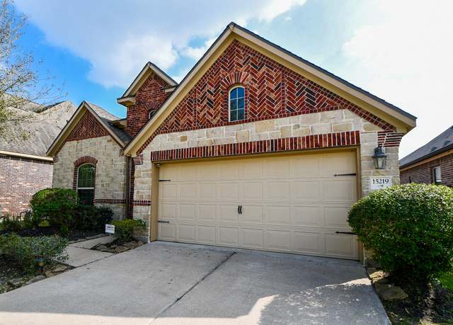 Property at 15219 Ashbrook Dove Ln, Cypress, TX 77429, 3 beds, 2 baths