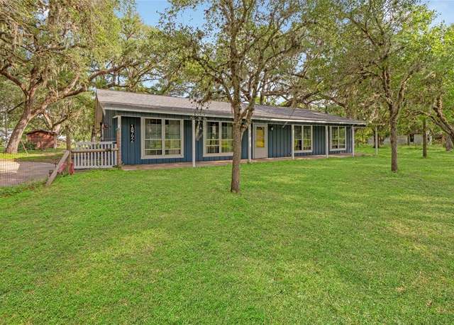 Property at 18792 Highway 35, Sweeny, TX 77480, 4 beds, 2 baths