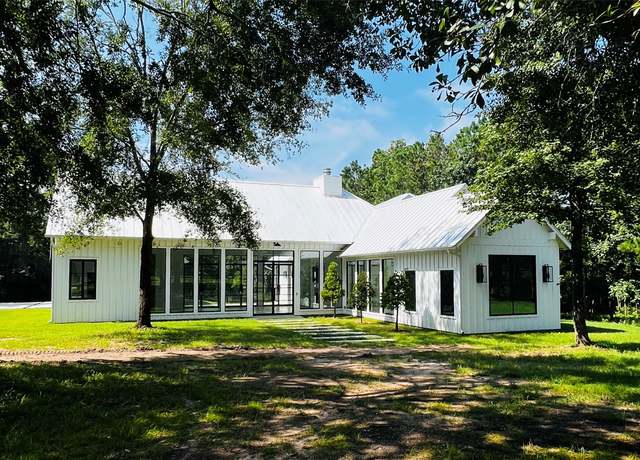 Property at 9879 Stubbs Rd, Magnolia, TX 77354, 3 beds, 3.5 baths
