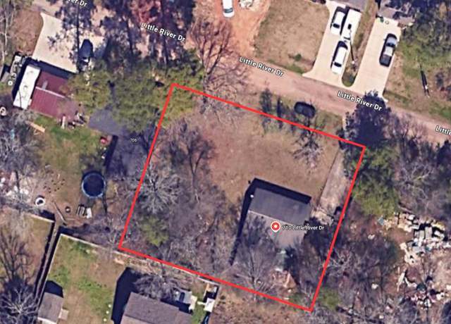 Property at 710 Little River Dr, Conroe, TX 77316, 3 beds, 2 baths