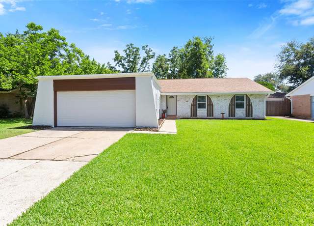 Property at 16915 Stardale Ln, Friendswood, TX 77546, 3 beds, 2 baths