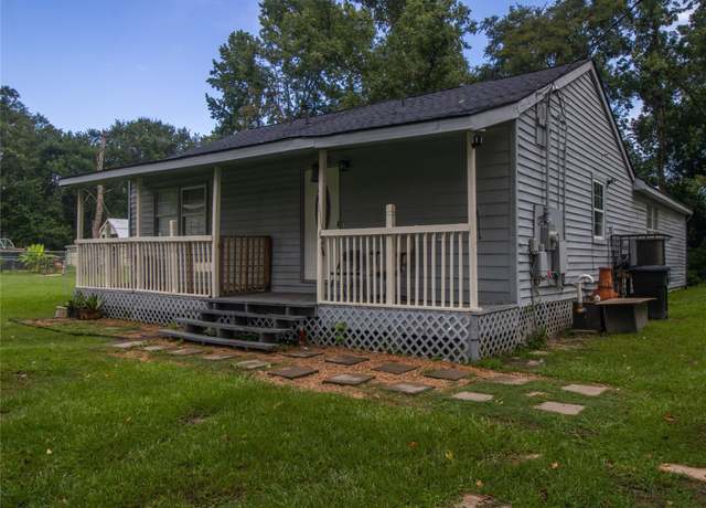 Property at 16749 Oak Knoll Dr, Porter, TX 77365, 3 beds, 2 baths
