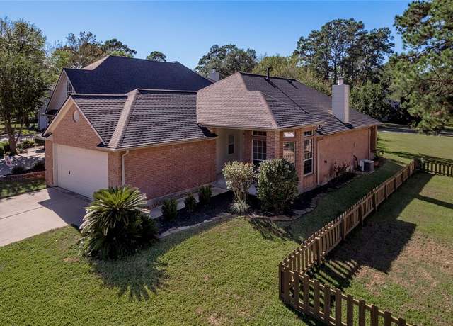 Property at 120 Fairway View Ln, Conroe, TX 77356, 3 beds, 2 baths
