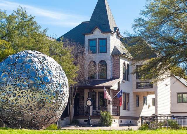 Property at 420 Heights Blvd, Houston, TX 77007, 5 beds, 5 baths