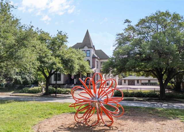Property at 420 Heights Blvd, Houston, TX 77007, 5 beds, 5 baths