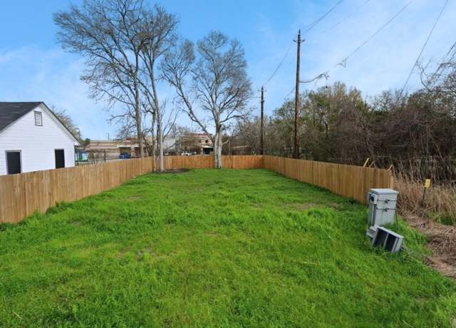 Property at 8409 Carver Rd, Houston, TX 77088