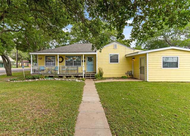 Property at 3101 8th St, Bay City, TX 77414, 3 beds, 2 baths