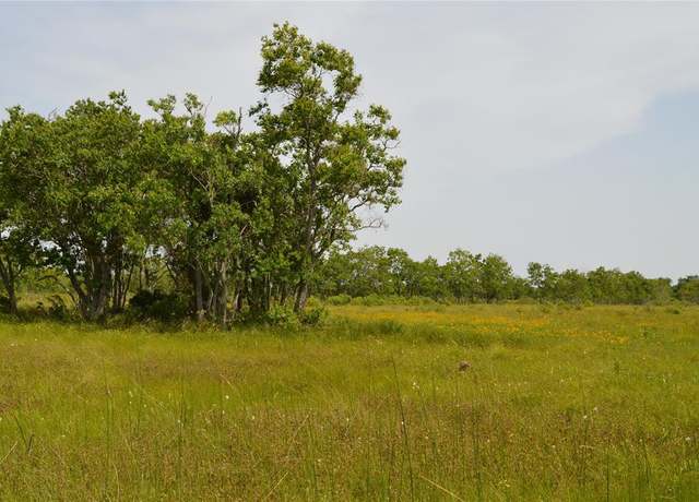 Property at 3306 1/2 Barbers Hill Rd, Highlands, TX 77562