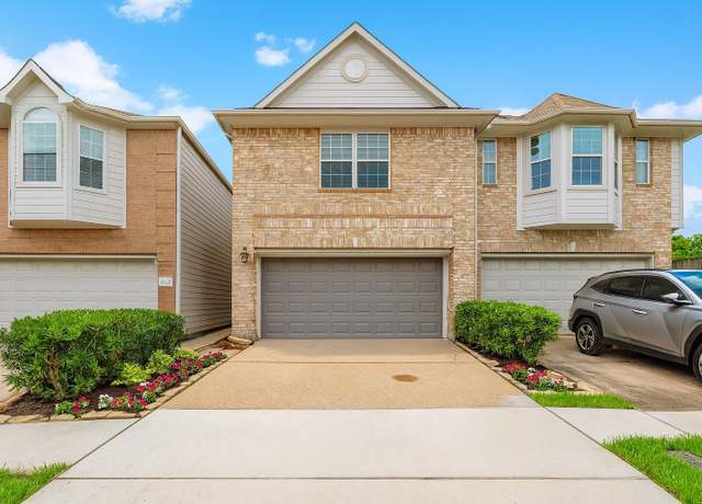 Property at 1517 Asbury St, Houston, TX 77007, 3 beds, 2.5 baths