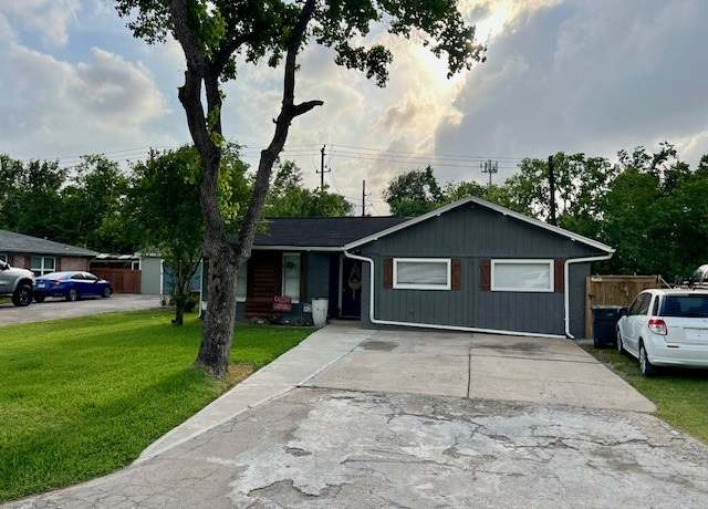 Property at 1106 Glenda St, Pearland, TX 77581, 3 beds, 2 baths