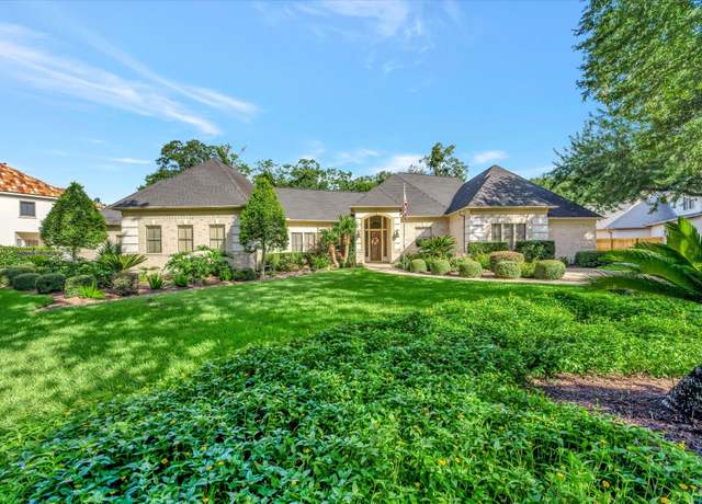 Property at 2811 Acorn Wood Way, Houston, TX 77059, 4 beds, 5 baths