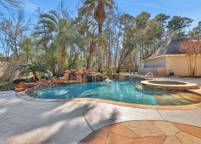 Property at 2035 Players Path, Houston, TX 77339, 4 beds, 4.5 baths