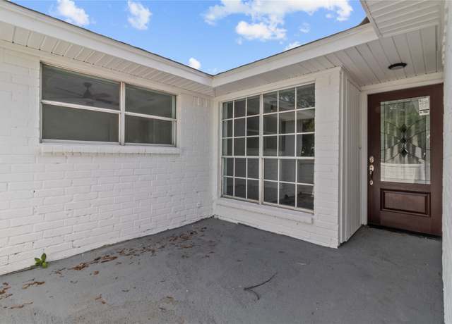 Property at 501 Valley Brook Dr, La Porte, TX 77571, 4 beds, 2 baths