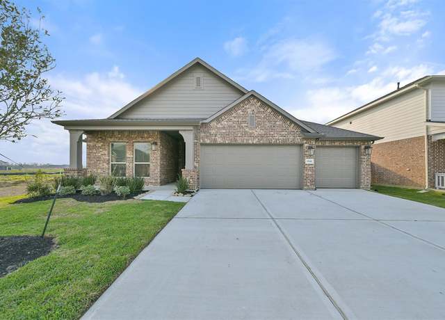 Property at 1536 Apache Heights Dr, Dayton, TX 77535, 4 beds, 3 baths