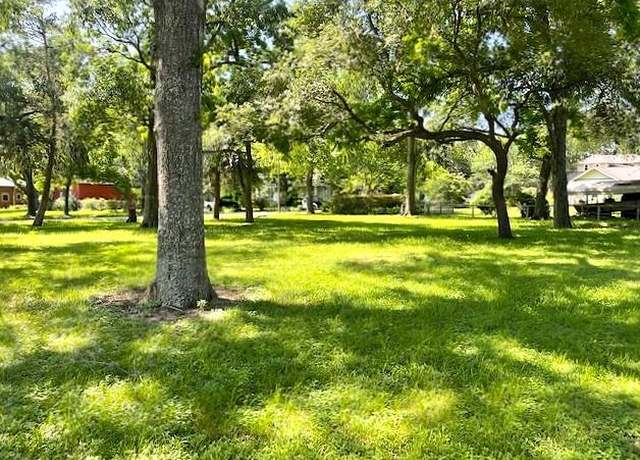Property at 0 Gresham St, Wallis, TX 77485