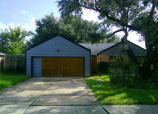 Property at 1615 Sleepy Hollow Dr, Pearland, TX 77581, 3 beds, 2.5 baths