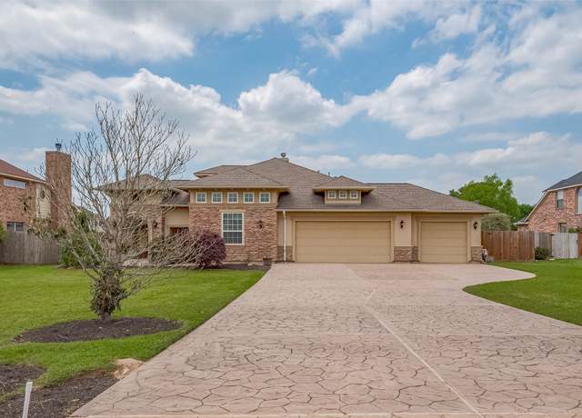 Property at 18890 Serene Water Dr, Montgomery, TX 77356, 3 beds, 2.5 baths
