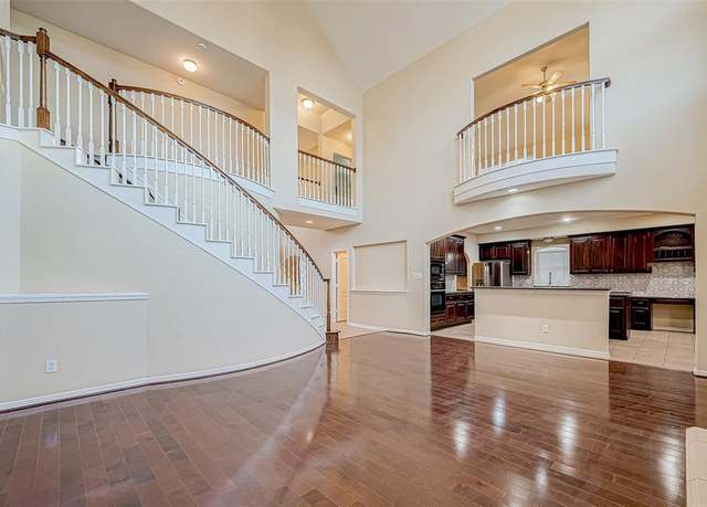 Property at 4918 Kings Way, Houston, TX 77069, 4 beds, 2.5 baths