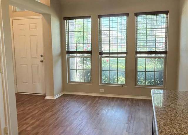 Property at 114 Brookside Dr, Huntsville, TX 77320, 3 beds, 2 baths