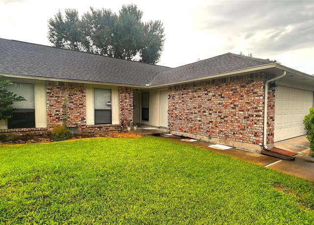 Property at 6934 Tara Dr, Richmond, TX 77469, 3 beds, 2 baths