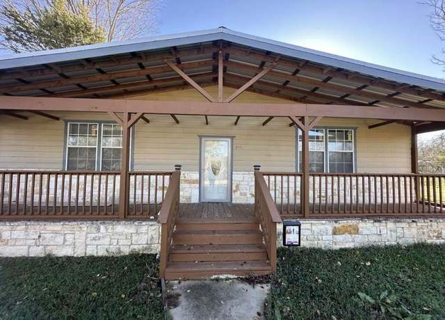 Property at 206 Grayson St, Teague, TX 75860, 3 beds, 1 bath