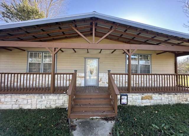 Property at 206 Grayson St, Teague, TX 75860, 3 beds, 1 bath